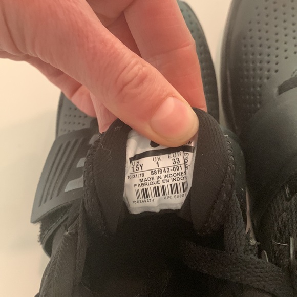 Nike - Picture 3 of 3
